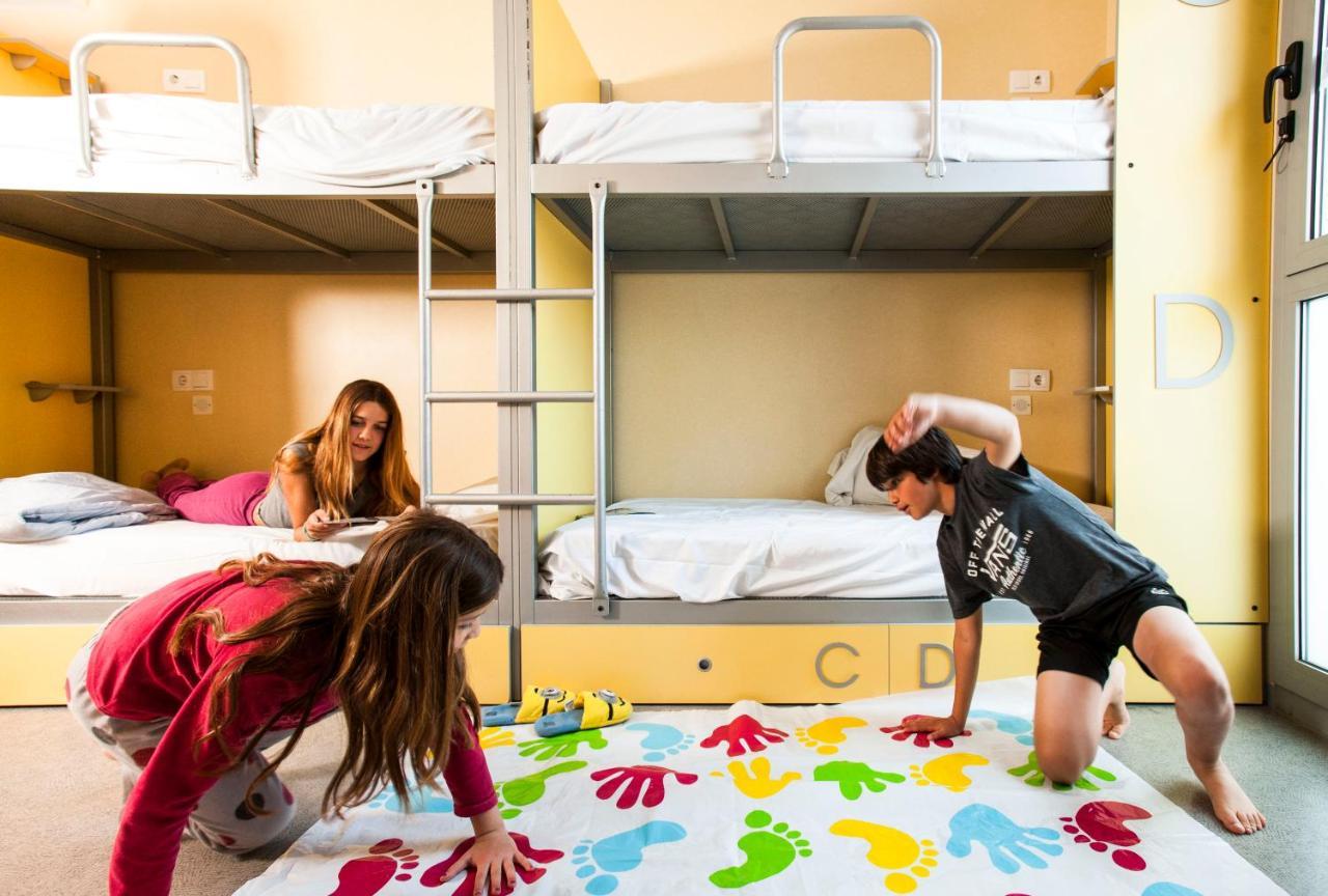 Twentytu Hostel Barcelona Bagian luar foto