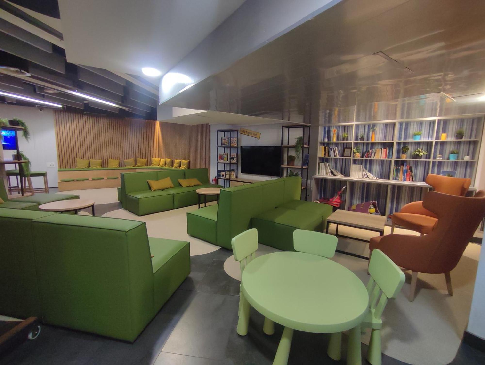 Twentytu Hostel Barcelona Bagian luar foto