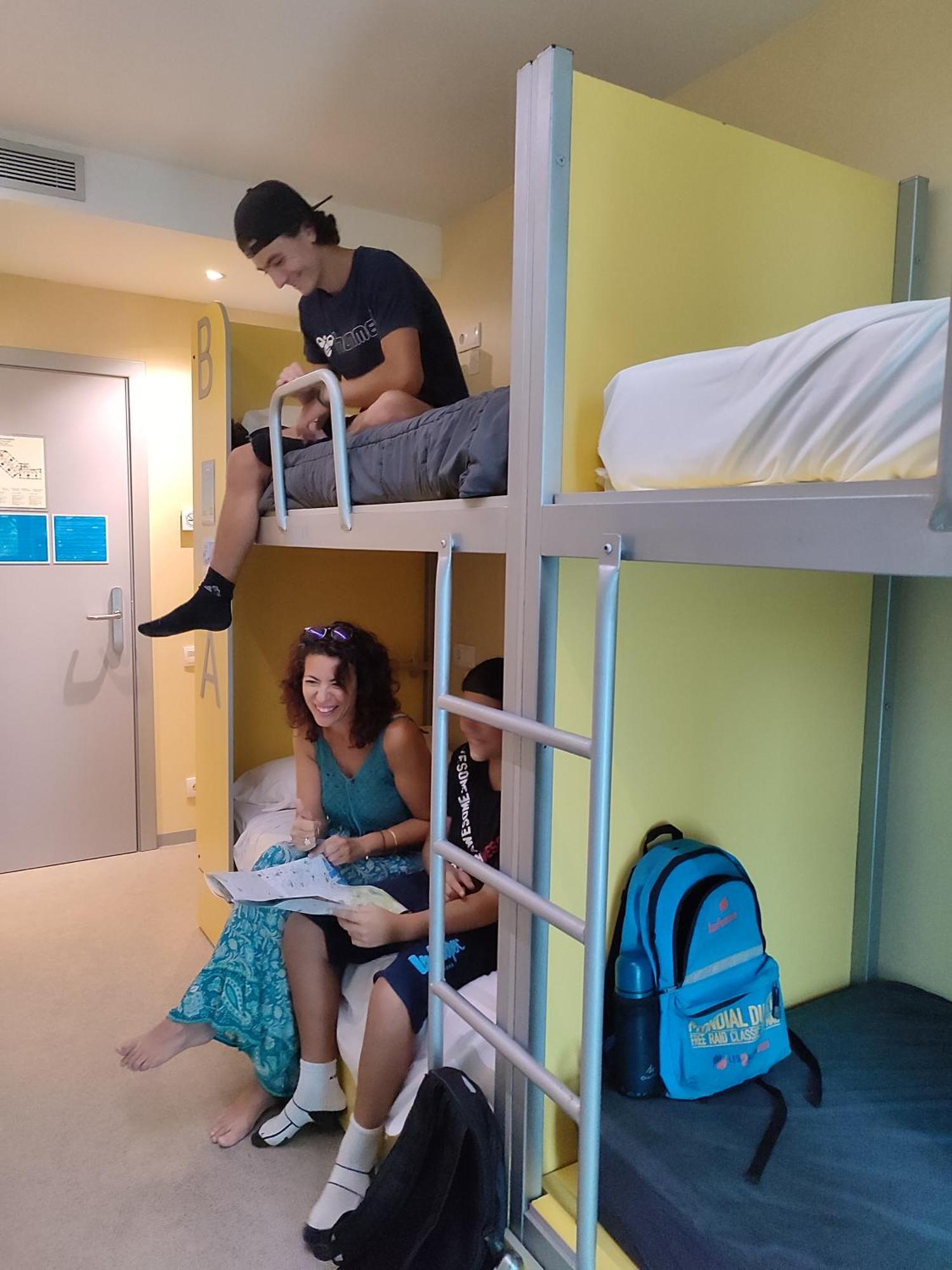 Twentytu Hostel Barcelona Bagian luar foto